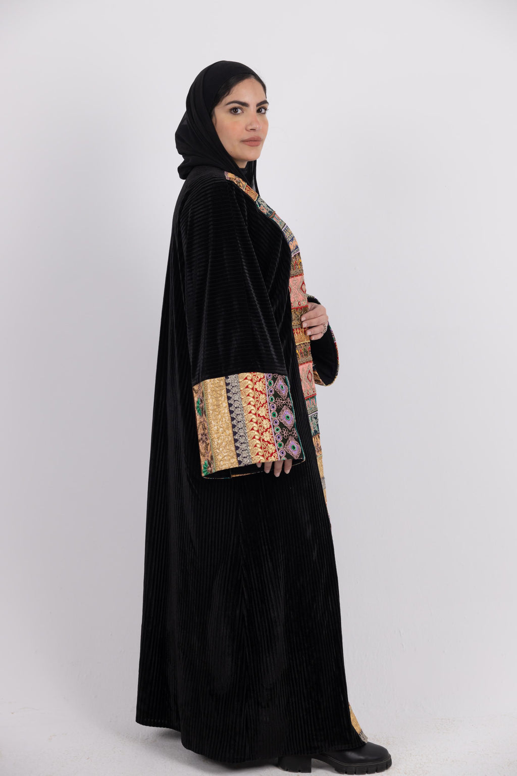 Talia Kaftan – Black